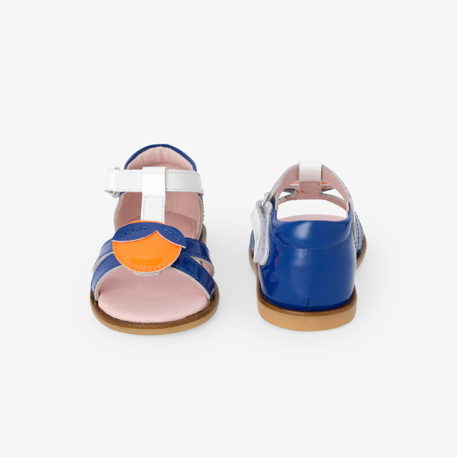 Baby girl sandals in patent leather