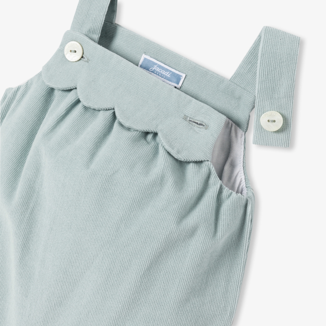 Körpə qız üçün məxmər kombinezon