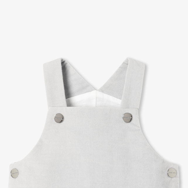 Körpə oğlan üçün məxmər kombinezon