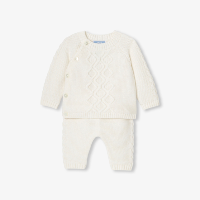Baby comfort set in garter-stitch knit