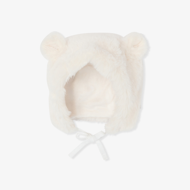 Baby bonnet in faux fur