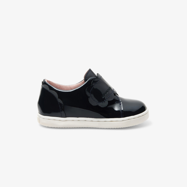 Baby girl patent leather trainers