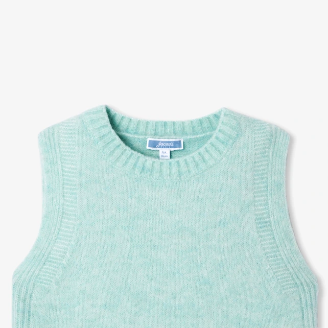 Girl sleeveless sweater