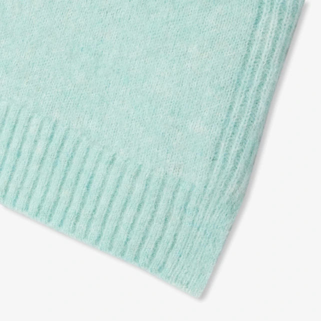 Girl sleeveless sweater